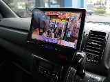 大画面・高画質の11インチのメカレスナビ！スマホミラーリング可能です♪