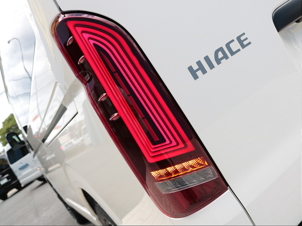 NEO TRACE LEDテールランプ装着！奥行きのあるデザインがカッコいいです♪