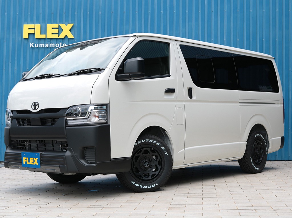 待望の新車入庫！９型　ディーゼル２ＷＤ　ＤＸ　６人乗りをベースにＦＬＥＸカスタム！　エンブレム塗装で引き締まった印象に♪