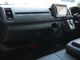 収納も多く、ゆったりと過ごせる助手席です♪