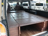 2列目シートを倒すことで、荷室とつながる広々としたフラットスペースを確保！