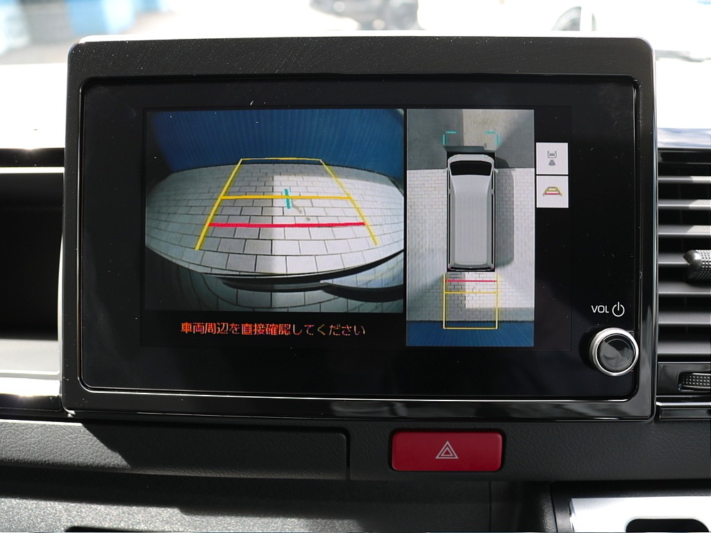 バックカメラ連動済みで駐車も安心♪