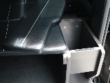 シートの下は便利な収納に！