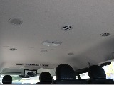冷たいクーラーの風は天井から出てきます！