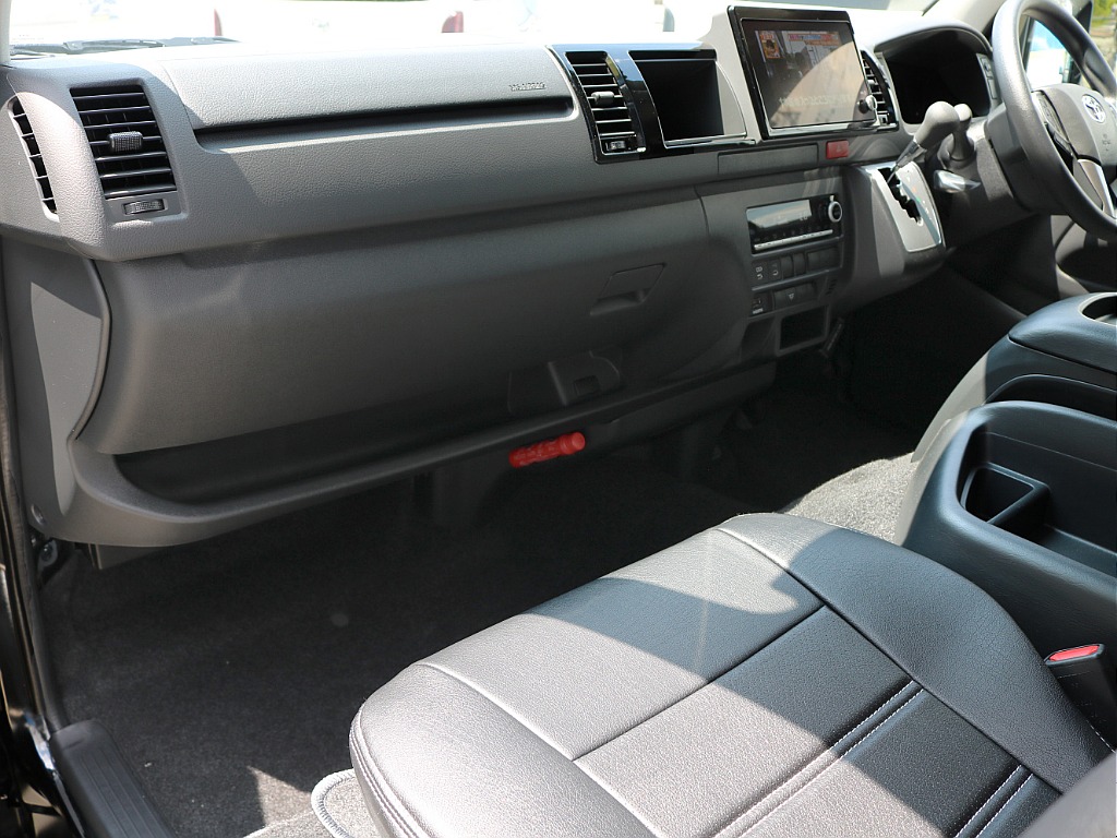 トヨタ&nbsp;ハイエース&nbsp;ワゴン2.7GLロング ミドルルーフ&nbsp;9型 シートアレンジファミリア&nbsp;熊本県の詳細画像&nbsp;その12