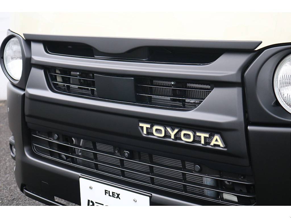 トヨタ ハイエースバン 5ドアバン2.0スーパーGLロング ReClassic 丸目 BIGX ベッドキット シートカバー アルミ 神奈川県の詳細画像 その5