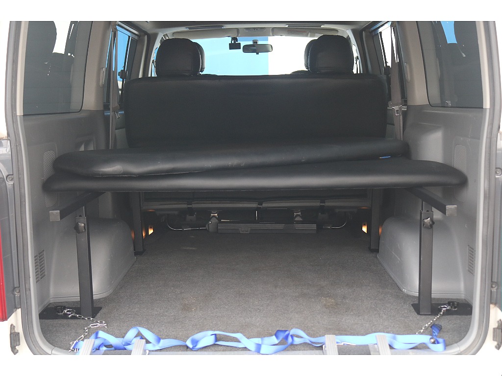 トヨタ レジアスエース(4枚目)