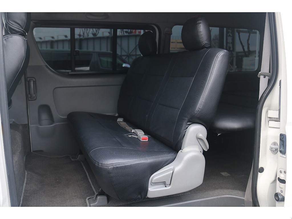 トヨタ レジアスエース(5枚目)