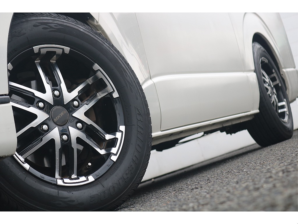 トヨタ レジアスエース(9枚目)