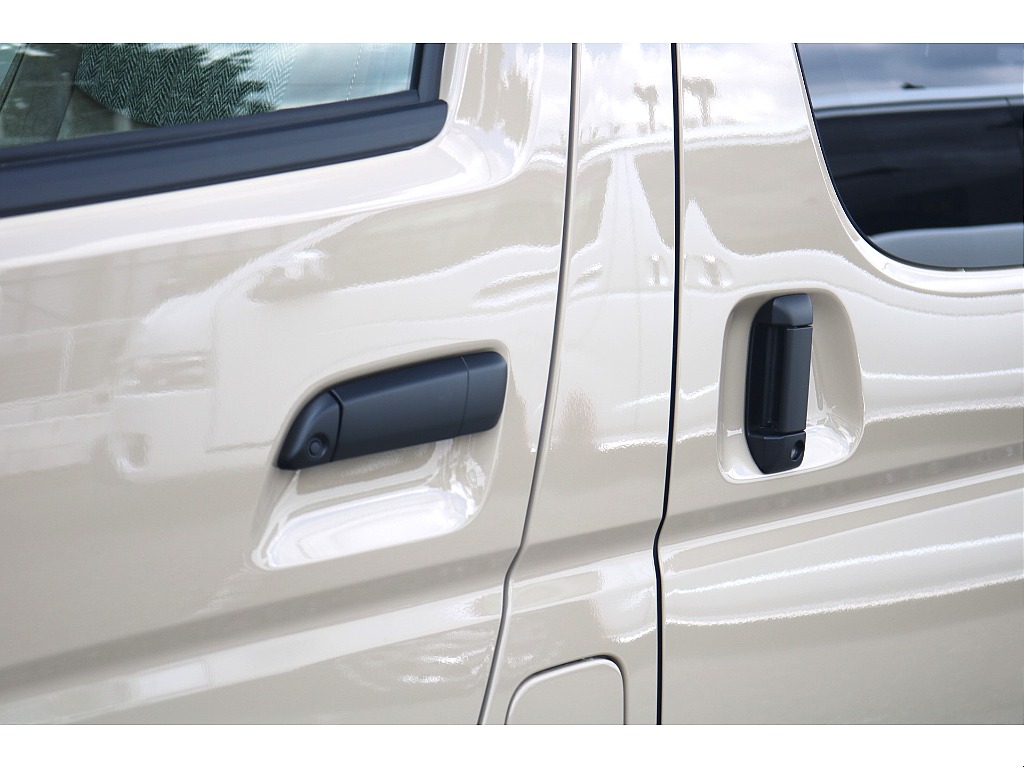 トヨタ ハイエースバン 5ドアバン2.0スーパーGLロング クラフトプラス内装 マットブラックカスタム ディーンアルミ 神奈川県の詳細画像 その14