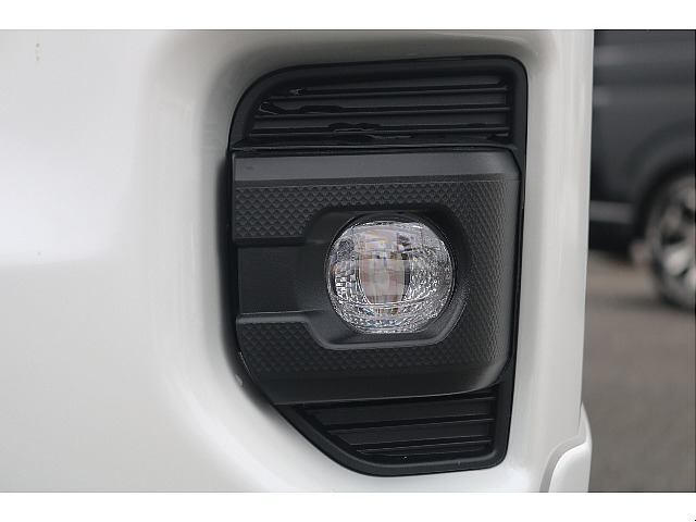 LEDフォグ♪予防安全装備もついて快適ドライブ！