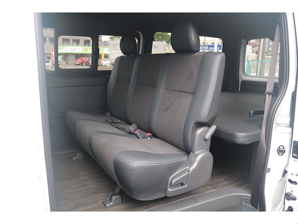 トヨタ ハイエースバン 5D2.7スーパーGL DプライムⅡワイドL 4WD フローリング施工 ベッドキット バンパーガード ナビ アルミ 神奈川県の詳細画像 その14