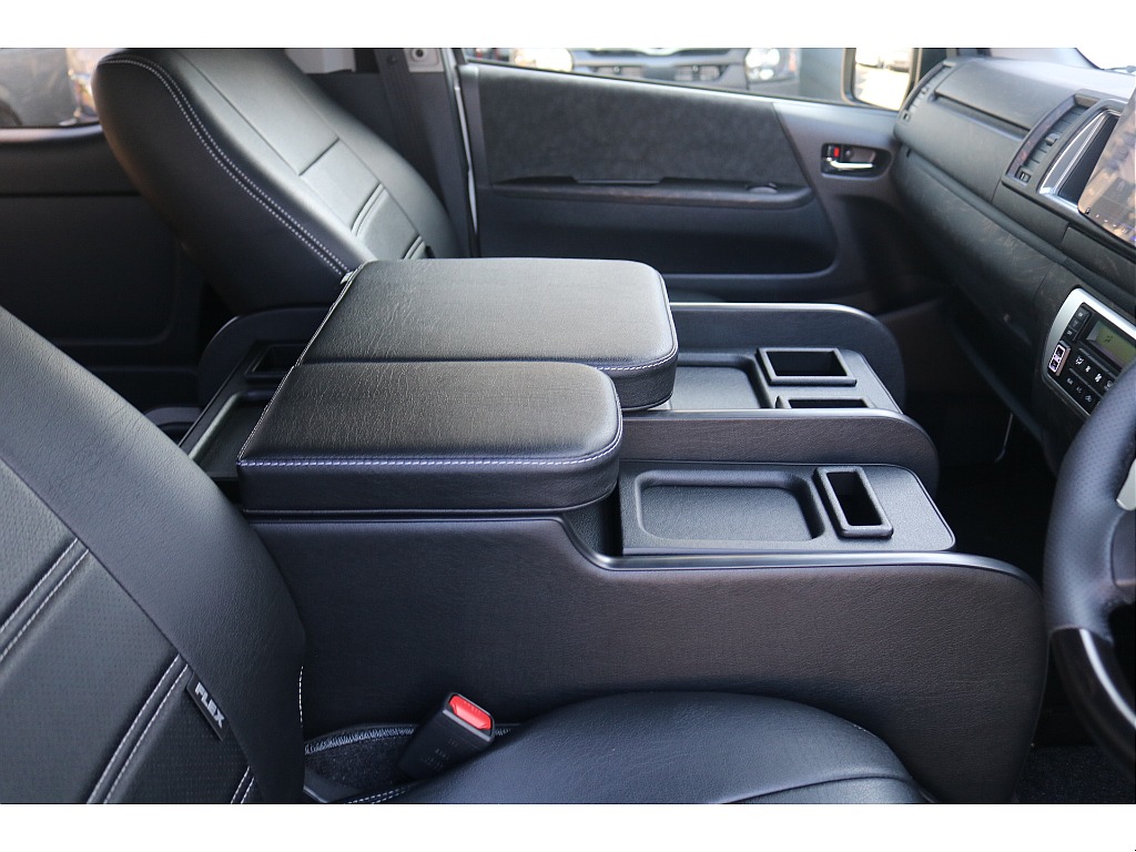 トヨタ ハイエース(28枚目)