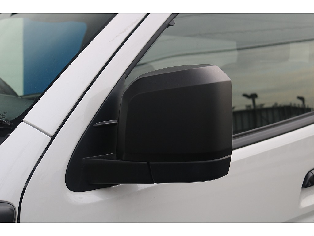 トヨタ ハイエースバン(32枚目)