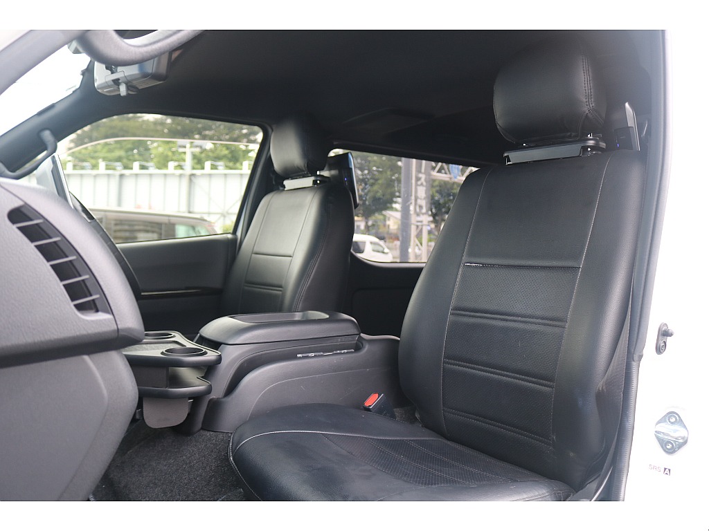 トヨタ ハイエースバン(35枚目)