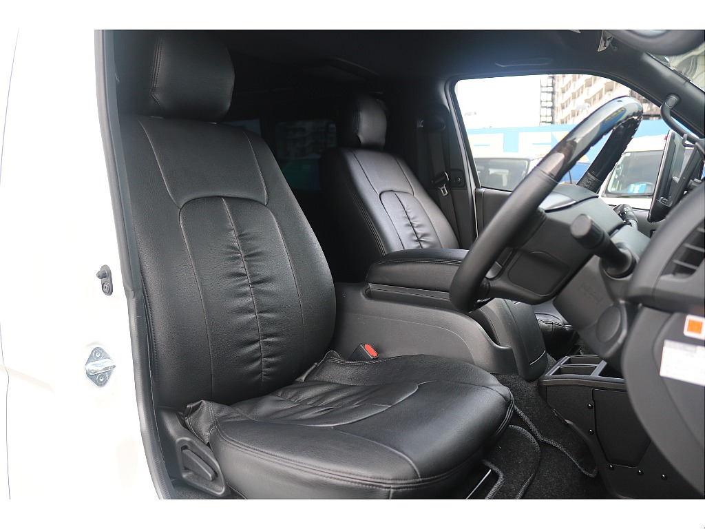 トヨタ ハイエースバン(35枚目)