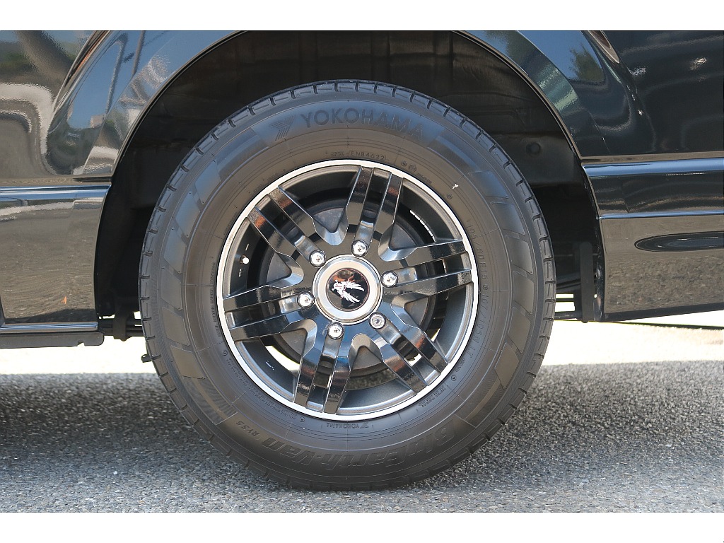 トヨタ ハイエースバン(6枚目)