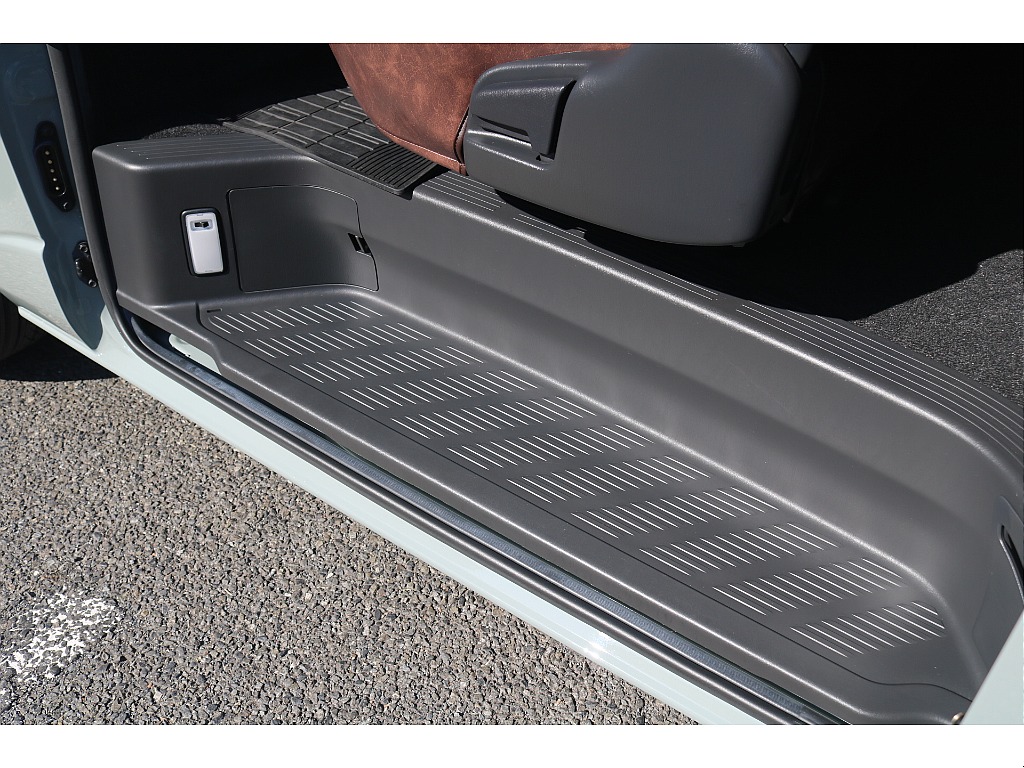 トヨタ ハイエースバン(13枚目)