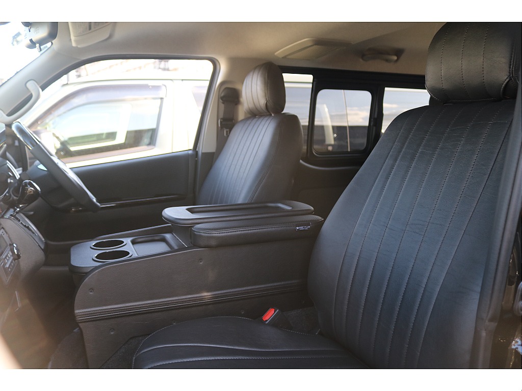 トヨタ ハイエースバン(24枚目)