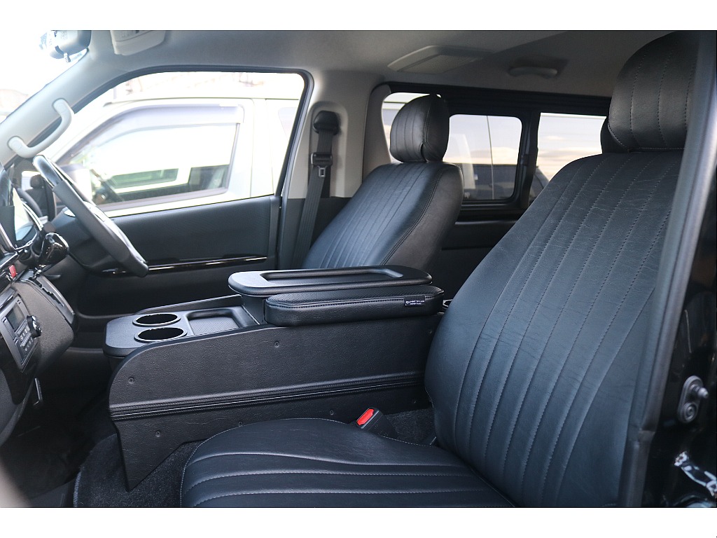 トヨタ ハイエースバン(28枚目)