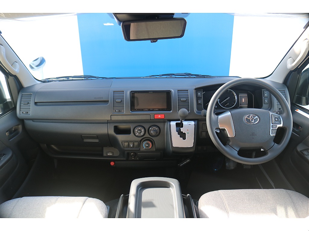 トヨタ ハイエースバン(14枚目)