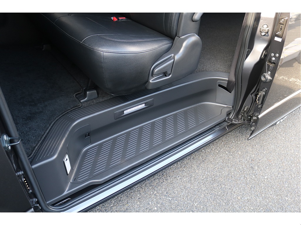 トヨタ ハイエースバン(34枚目)