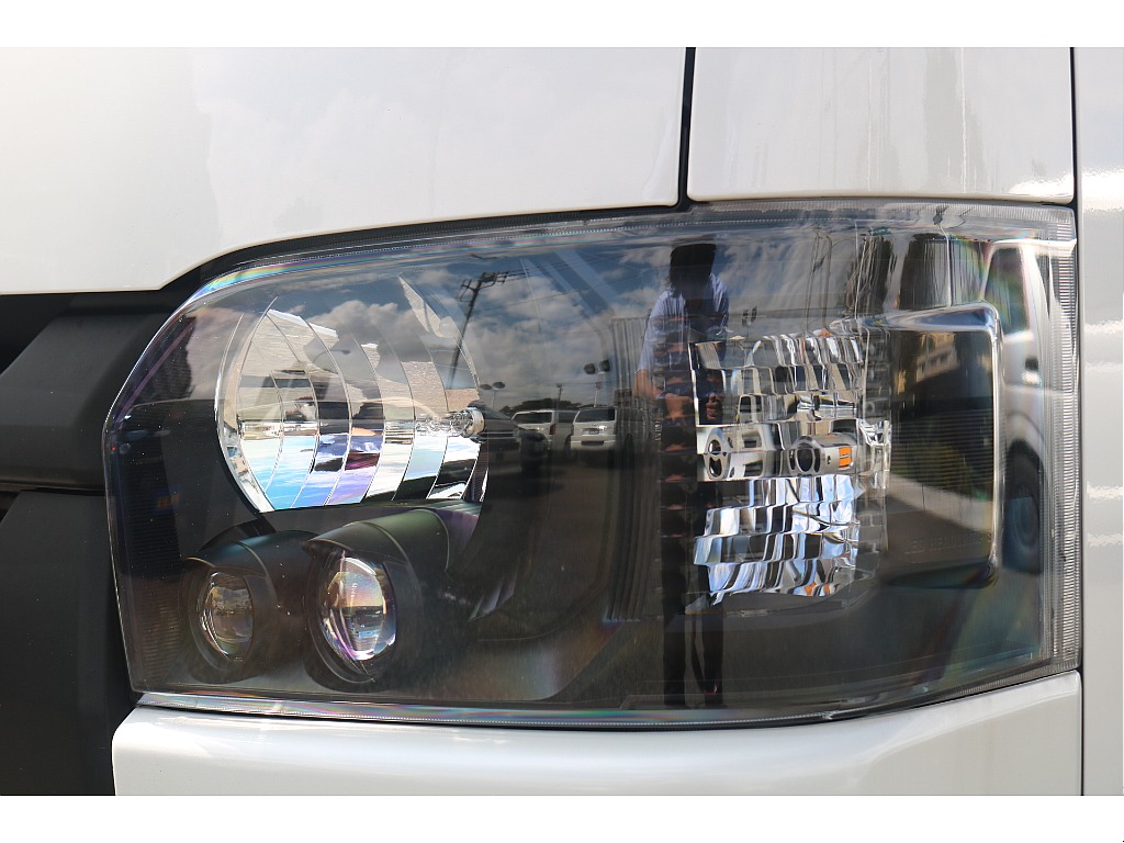 トヨタ ハイエースバン(25枚目)