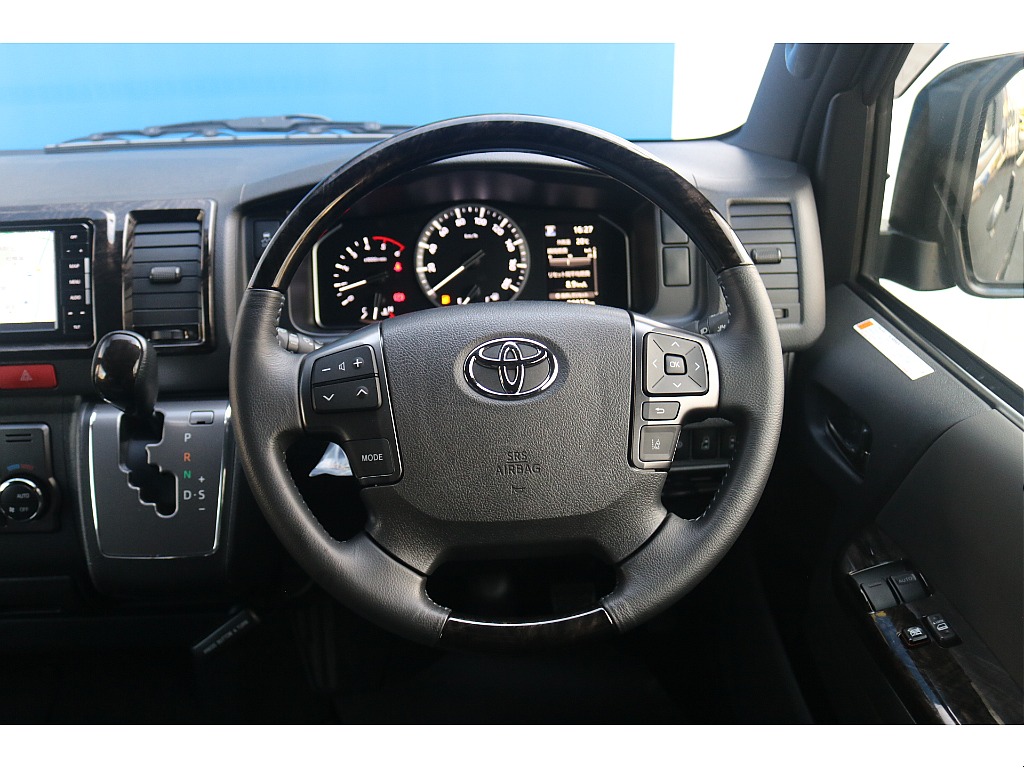 トヨタ ハイエースバン(30枚目)