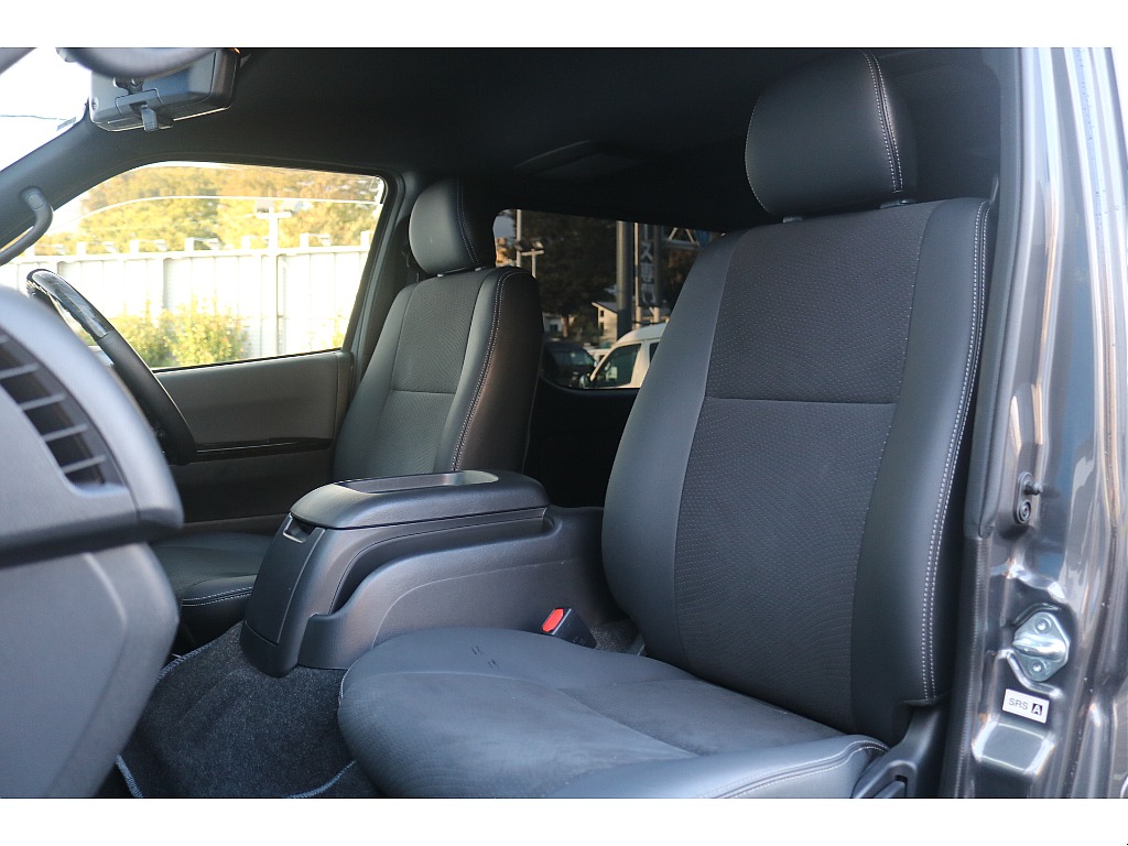 トヨタ ハイエースバン(32枚目)