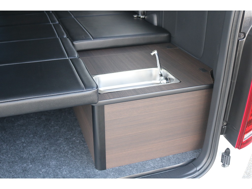 トヨタ ハイエース(14枚目)