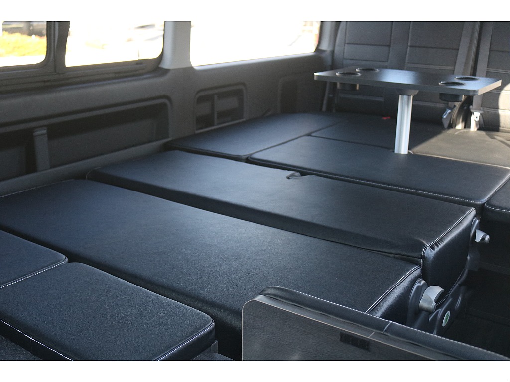 トヨタ ハイエース(2枚目)