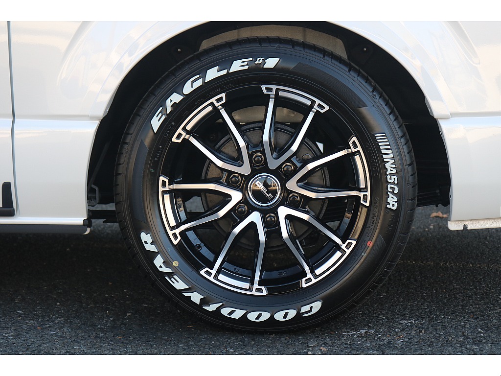 トヨタ ハイエース(27枚目)