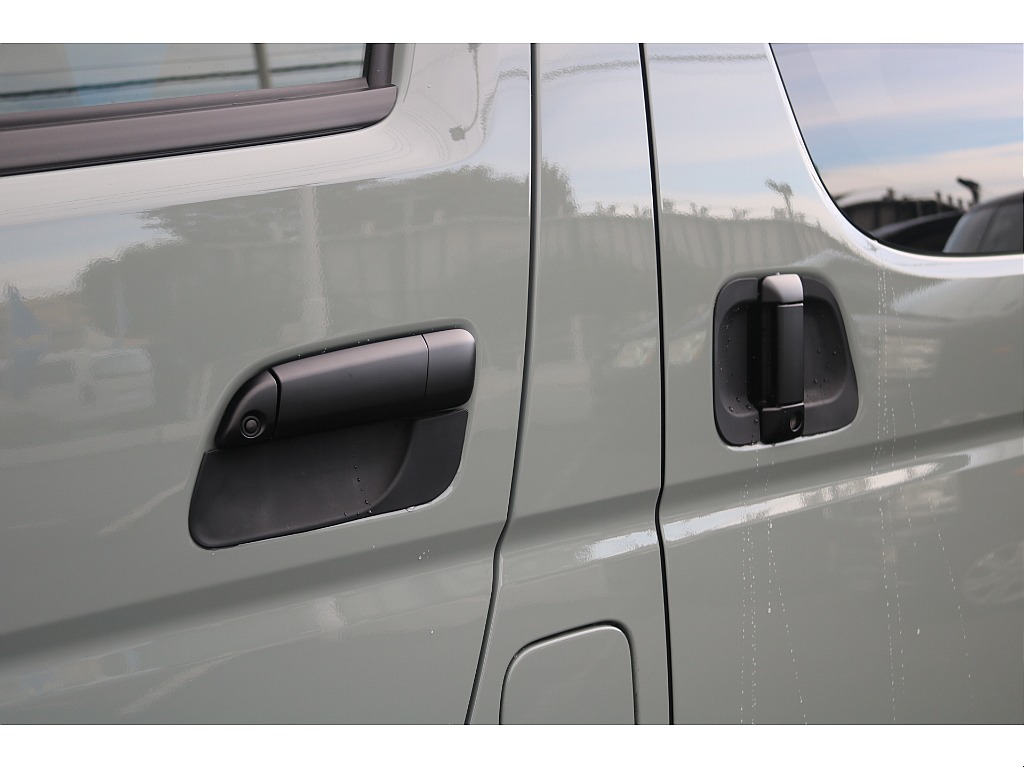 トヨタ ハイエースバン(16枚目)