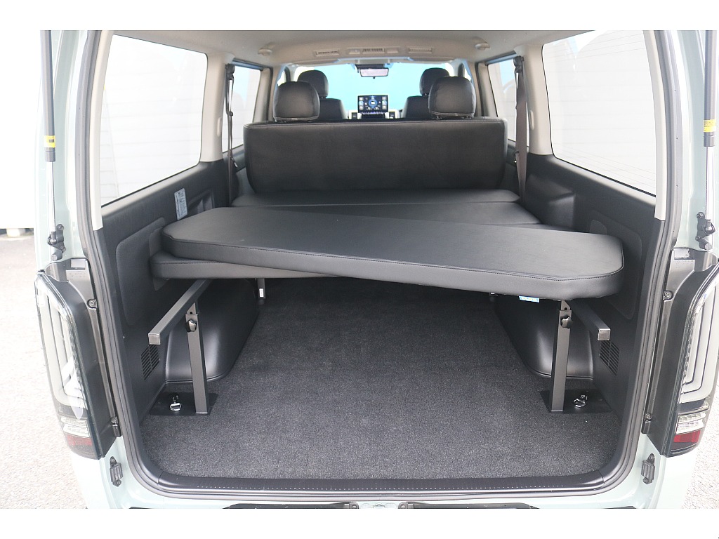 トヨタ ハイエースバン(3枚目)