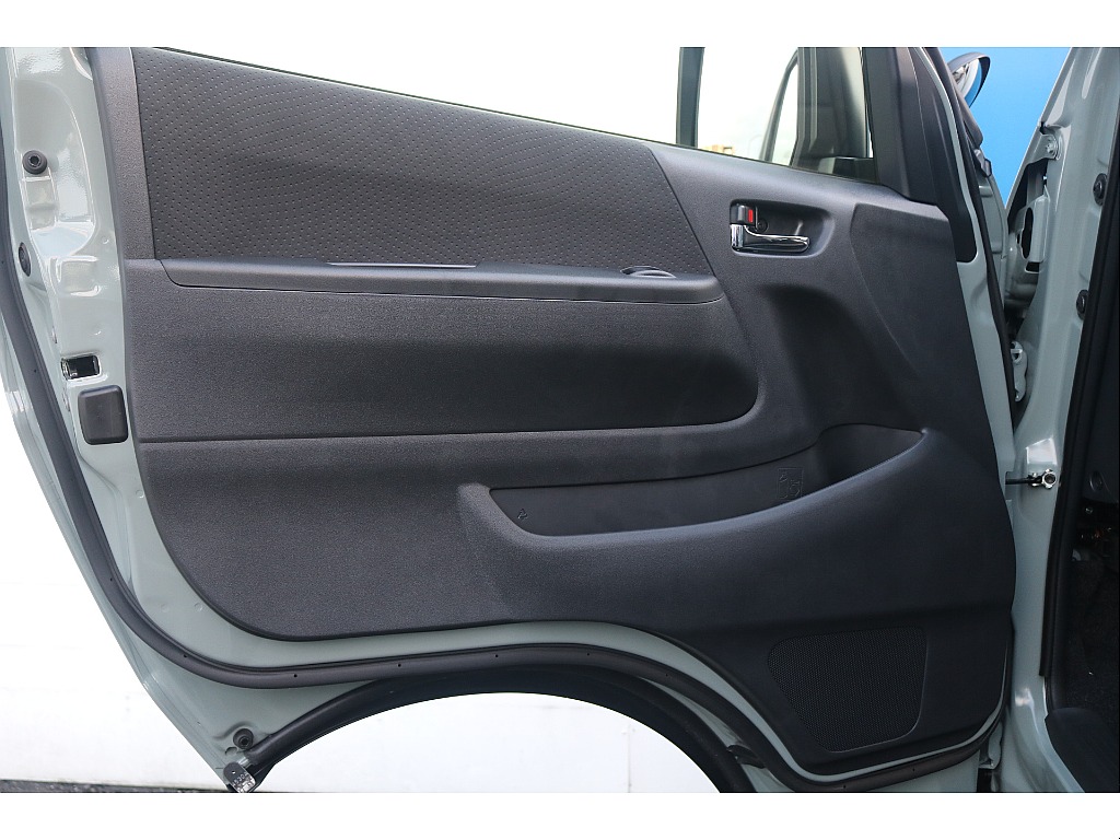 トヨタ ハイエースバン(33枚目)