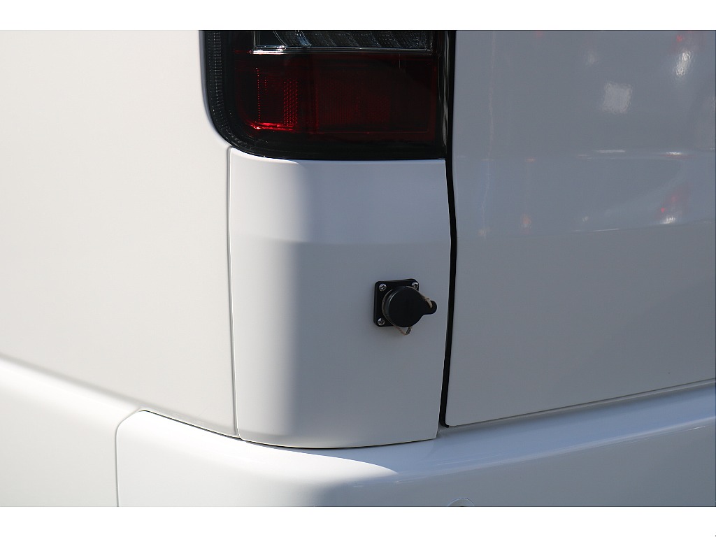 トヨタ ハイエースコミューター(12枚目)