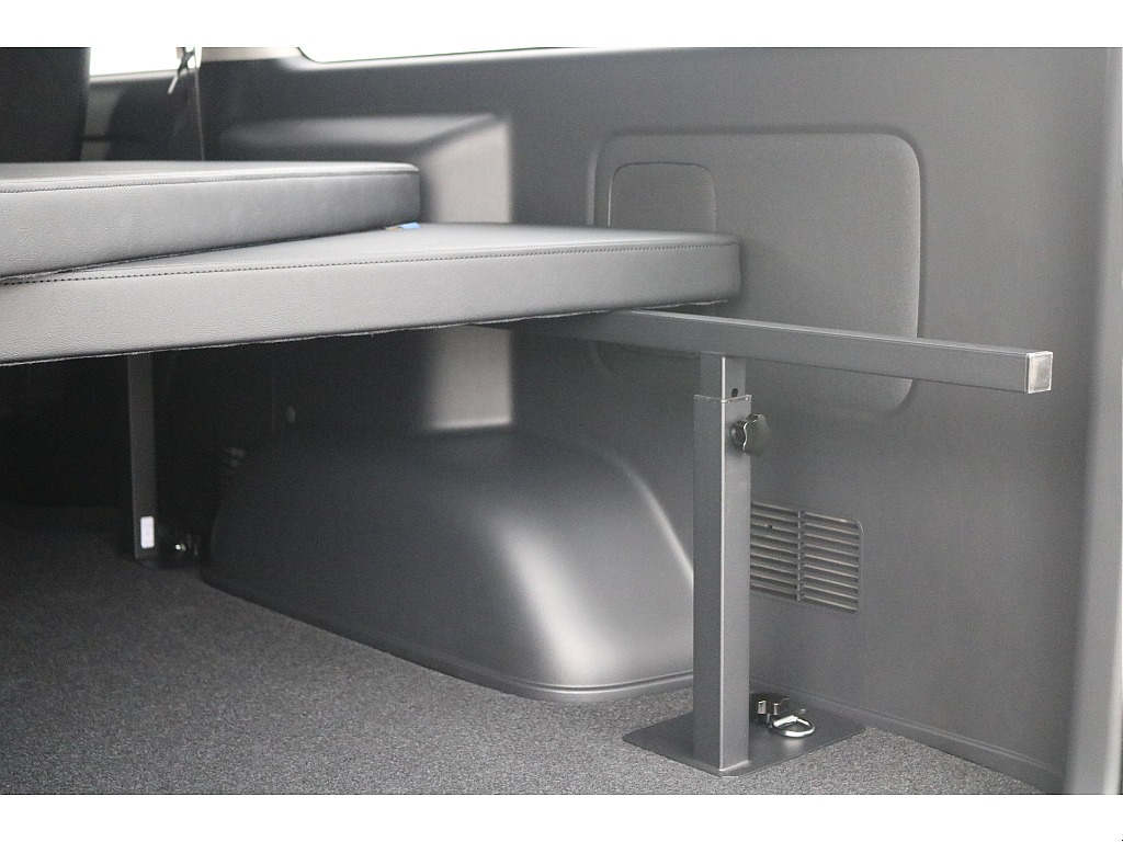 車中泊にも活躍！ベッドキット！