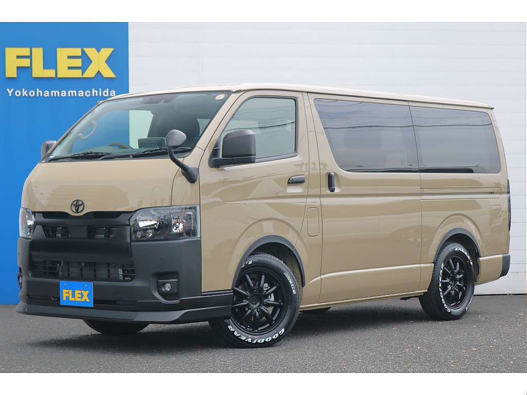 外装はマットブラックエディションでカスタム！ 内装はシートカバーにベッドキットを装着！ 趣味にもお仕事にも使えるカスタム車両！