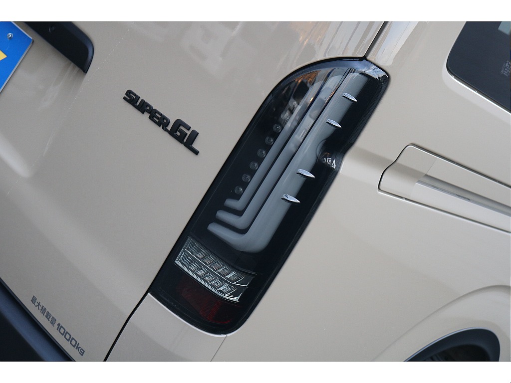 トヨタ ハイエースバン(13枚目)