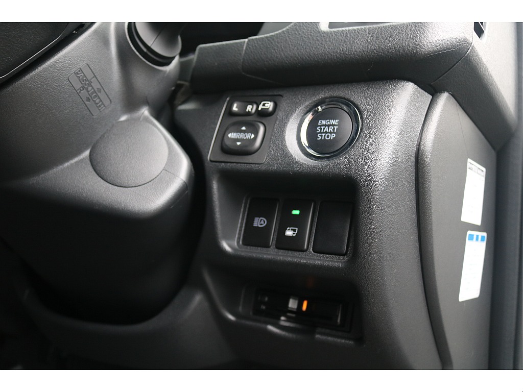 トヨタ ハイエースバン(15枚目)