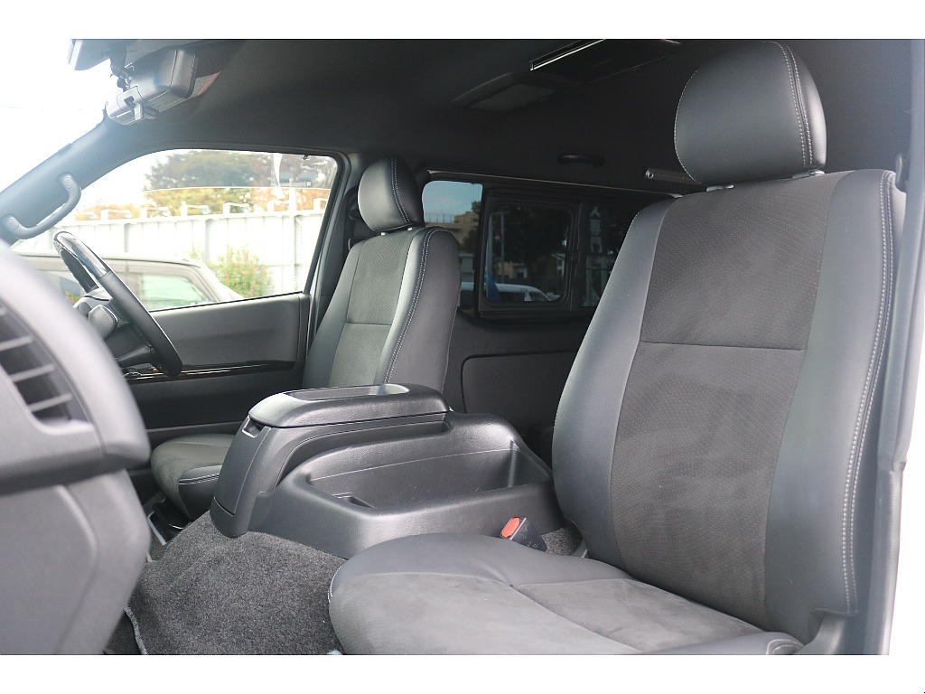 トヨタ ハイエースバン(40枚目)