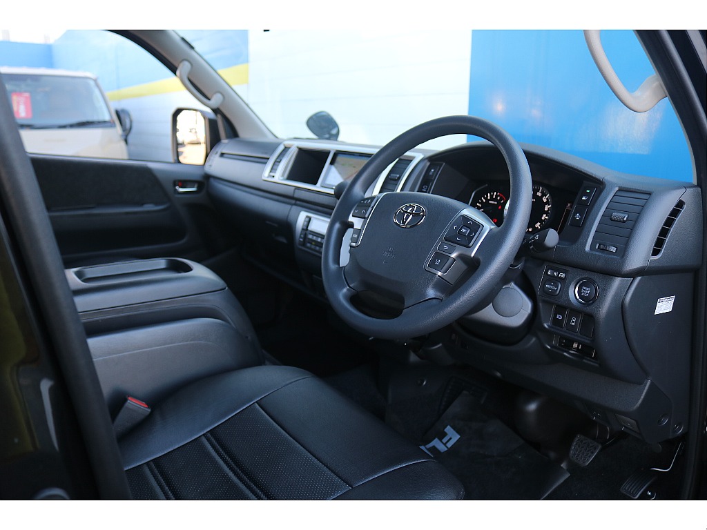 トヨタ ハイエース(27枚目)