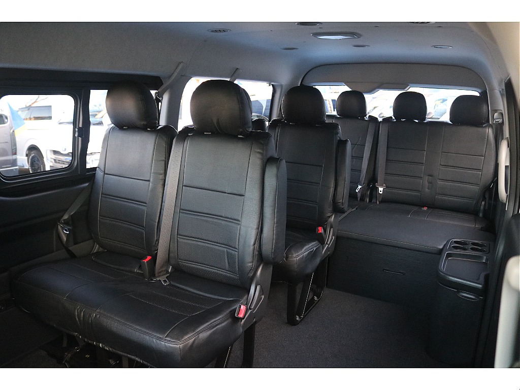 トヨタ ハイエース(10枚目)