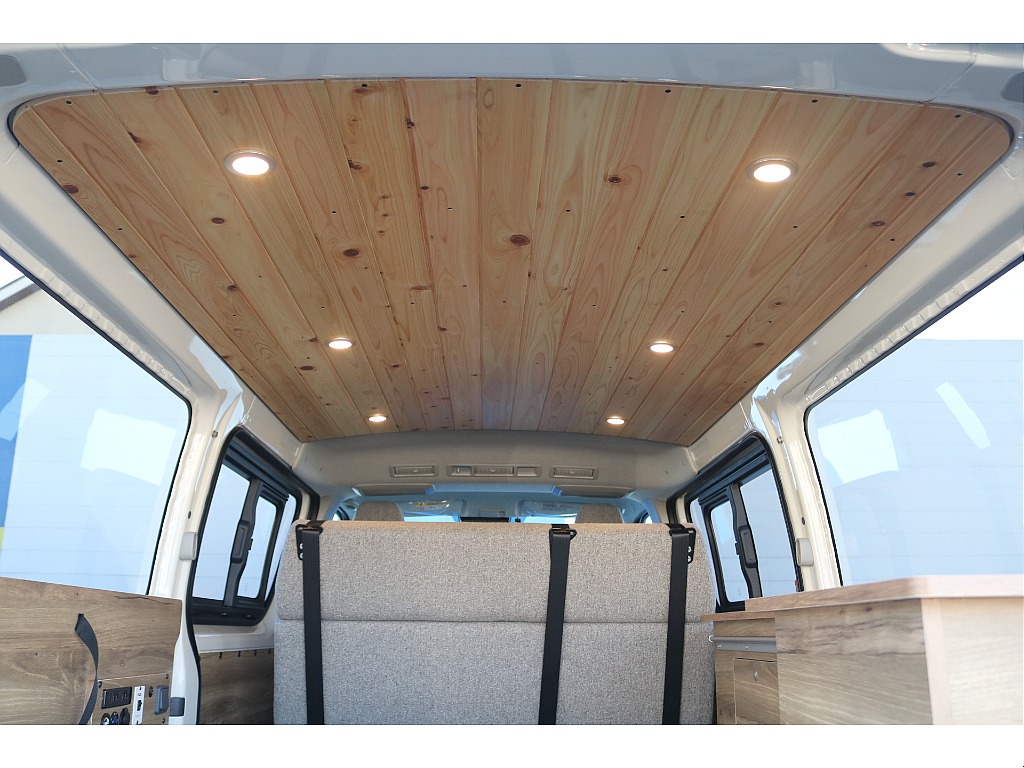 トヨタ ハイエースバン(3枚目)