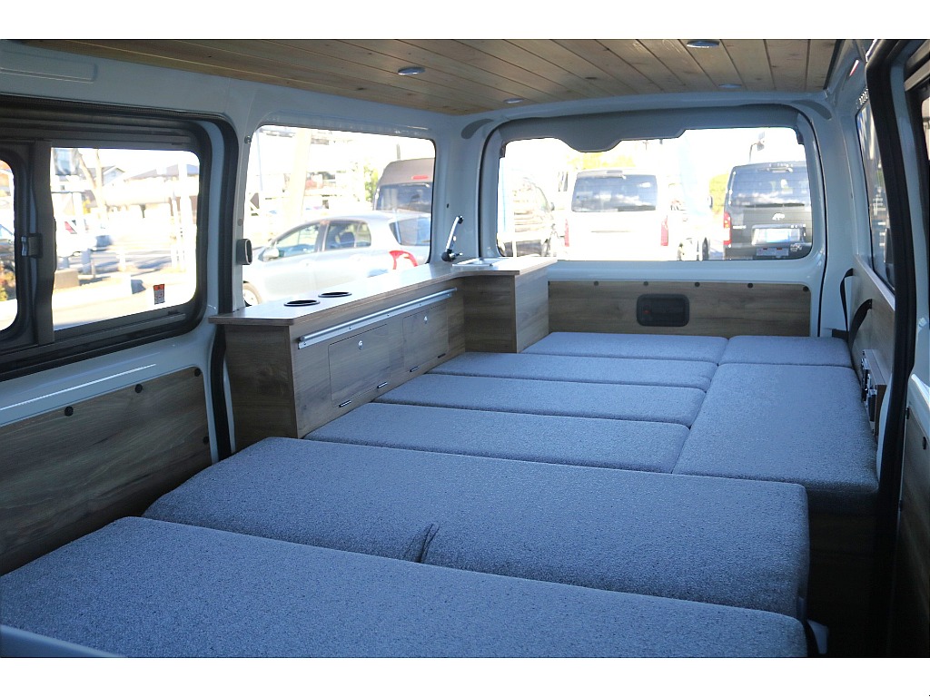 トヨタ ハイエースバン(10枚目)