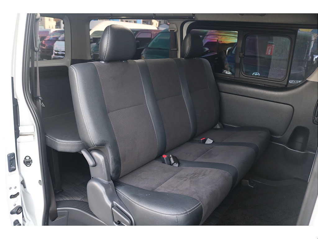 トヨタ ハイエースバン(24枚目)