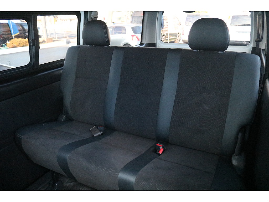 トヨタ ハイエースバン(25枚目)