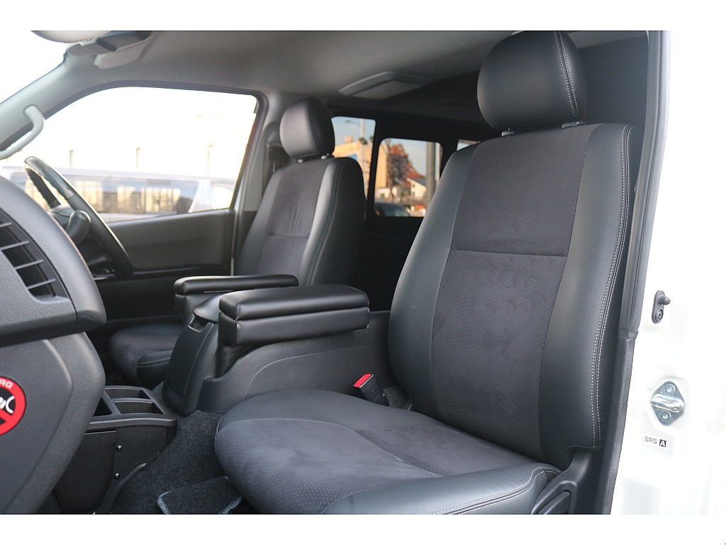 トヨタ ハイエースバン(26枚目)