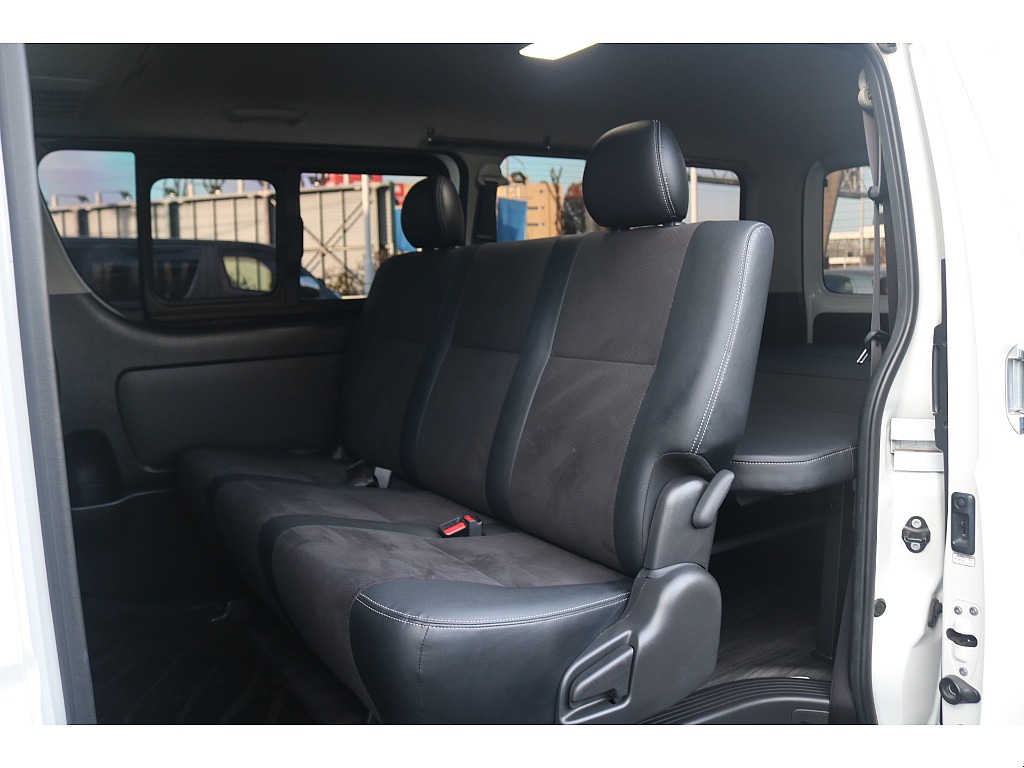 トヨタ ハイエースバン(34枚目)