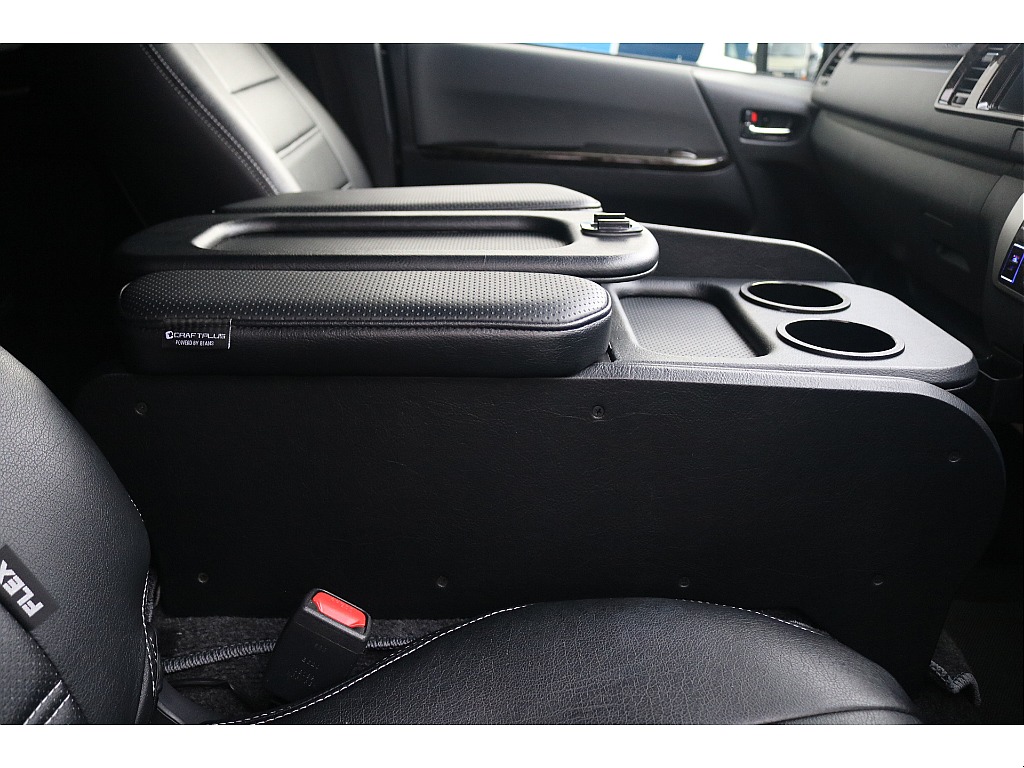 トヨタ ハイエースバン(14枚目)